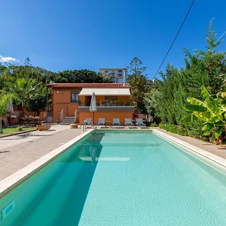 Villa Rea's Sea House *