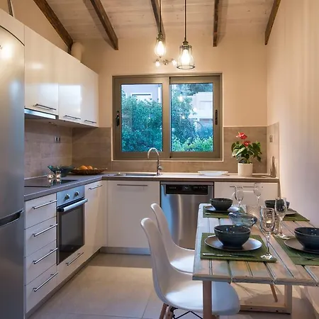Villa Rea's Sea House Kato Galatas